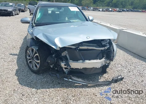 2017 Mercedes-Benz C 300 Luxury/Sport из США, поврежденный, VIN 55SWF4JB1HU179970